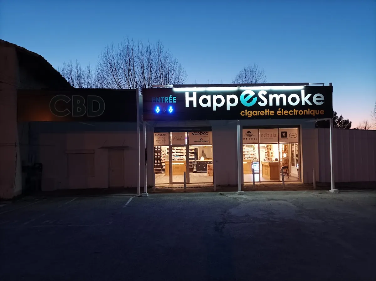 Vitrine du magasin HappeSmoke Rognac